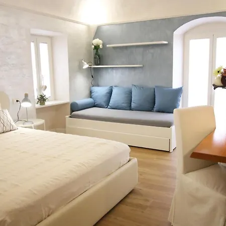 Ai Piedi Della Pigna Sanremo