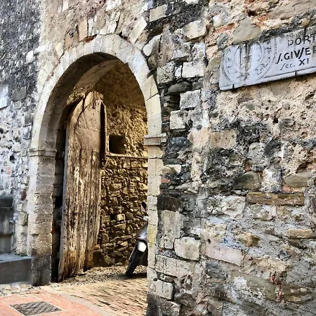 Ai Piedi Della Pigna San Remo