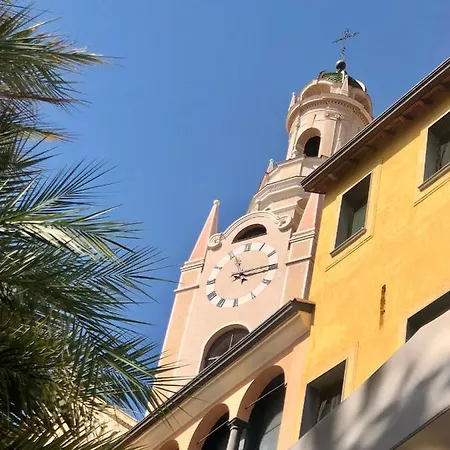 Ai Piedi Della Pigna