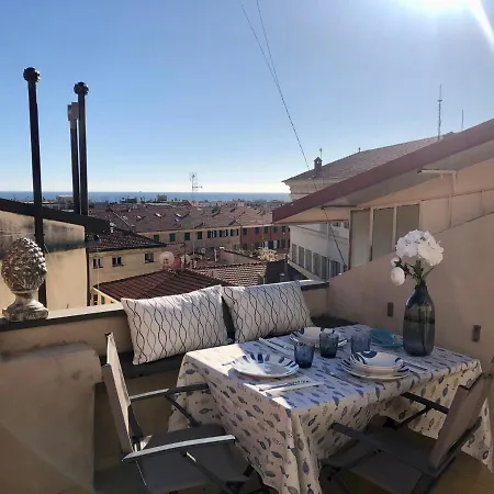 Ai Piedi Della Pigna *