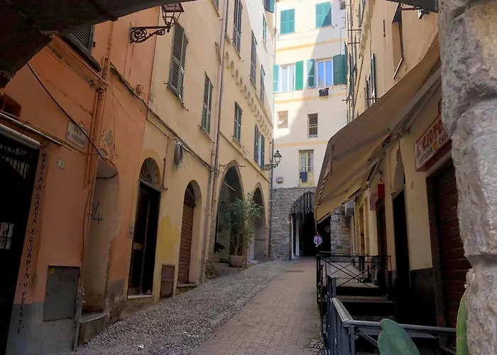 Ai Piedi Della Pigna Sanremo