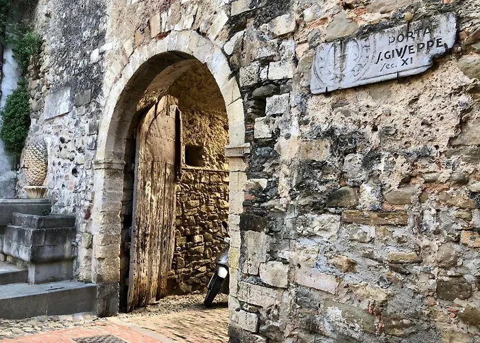 Ai Piedi Della Pigna Sanremo